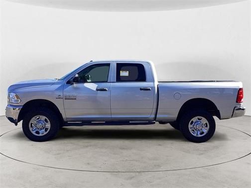 2017 RAM 2500 Tradesman Crew Cab 4x4 6'4' Box