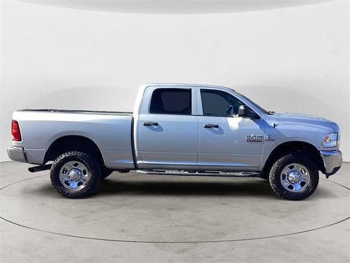 2017 RAM 2500 Tradesman Crew Cab 4x4 6'4' Box