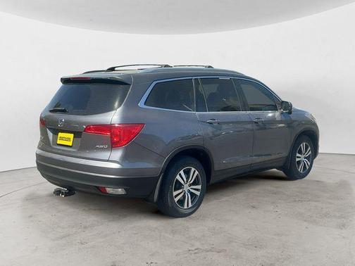 Modern Steel Metallic 2016 Honda Pilot EX-L