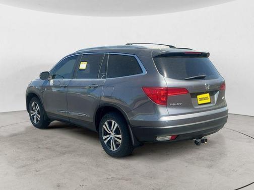 Modern Steel Metallic 2016 Honda Pilot EX-L