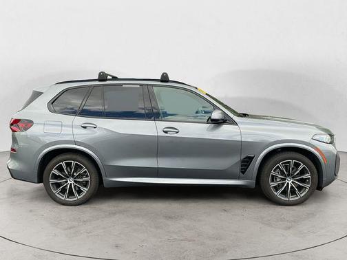 Skyscraper Grey Metallic 2025 BMW X5 xDrive40i