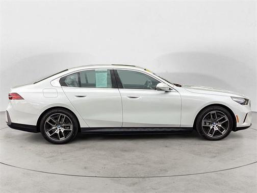 2025 BMW i5 xDrive40