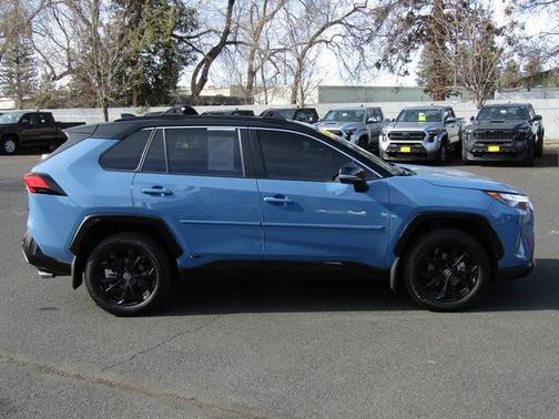 2025 Toyota RAV4 Hybrid SE