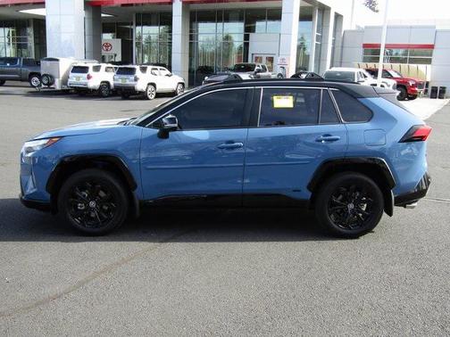 2025 Toyota RAV4 Hybrid SE