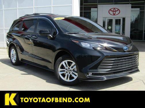 2022 Toyota Sienna XLE