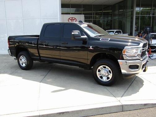 2023 RAM 2500 Tradesman Crew Cab 4x4 6'4' Box