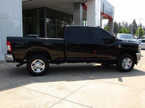 2023 RAM 2500 Tradesman Crew Cab 4x4 6'4' Box
