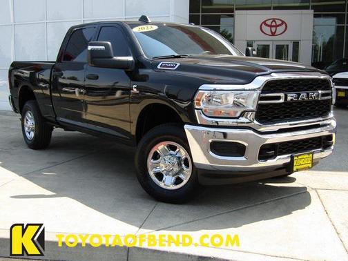 2023 RAM 2500 Tradesman Crew Cab 4x4 6'4' Box