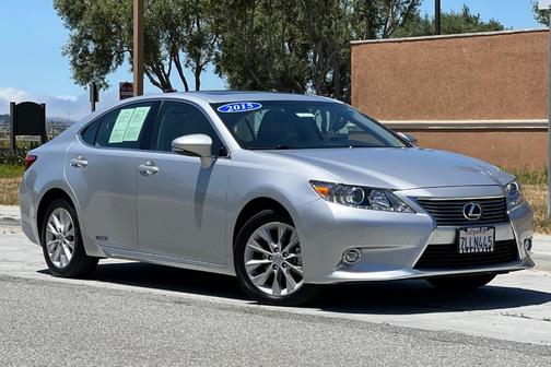 2015 Lexus ES 300h Base