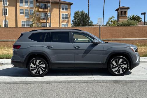 2025 Volkswagen Atlas 2.0T SE