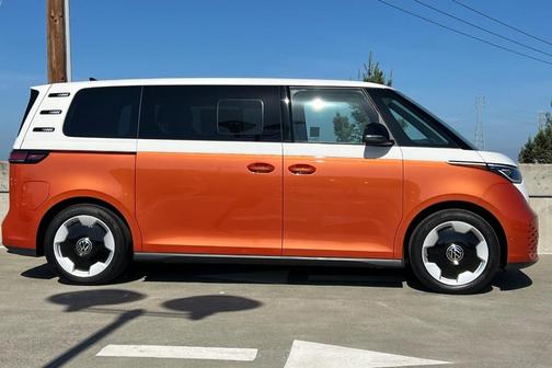 2025 Volkswagen ID. Buzz Pro S Plus