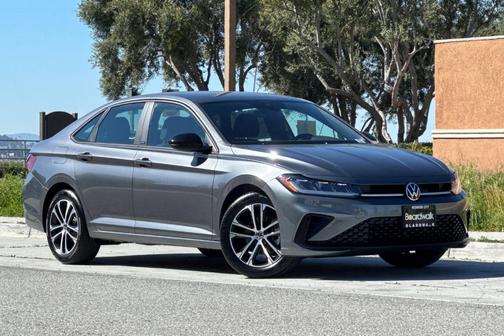 Platinum Gray Metallic 2026 Volkswagen Jetta 1.5T Sport