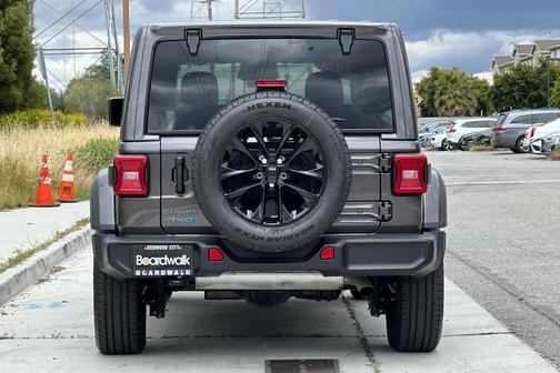 Granite Crystal Clearcoat Metallic 2025 Jeep Wrangler 4xe Sahara
