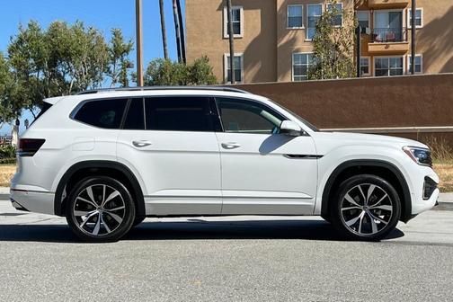 2025 Volkswagen Atlas 2.0T SEL Premium R-Line