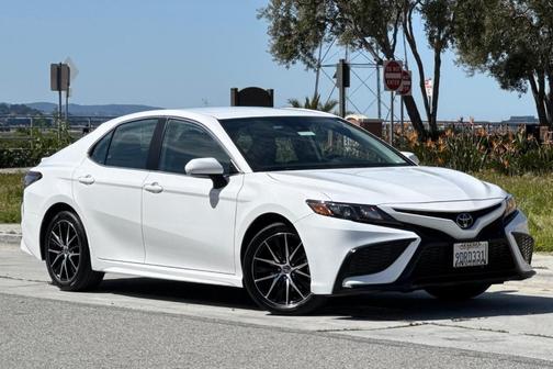 2023 Toyota Camry SE