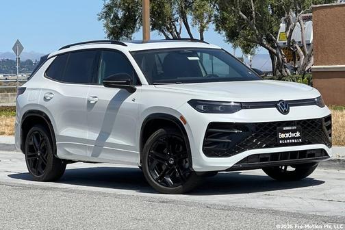 2025 Volkswagen Tiguan 2.0T SE R-Line Black