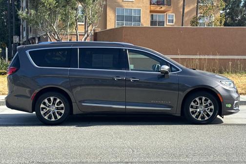 2022 Chrysler Pacifica Hybrid Pinnacle