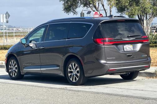2022 Chrysler Pacifica Hybrid Pinnacle