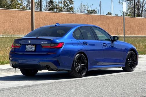 2021 BMW 330 i