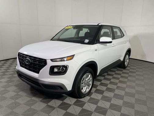 2025 Hyundai VENUE SE