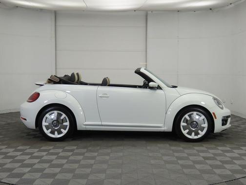 2019 Volkswagen Beetle 2.0T SE
