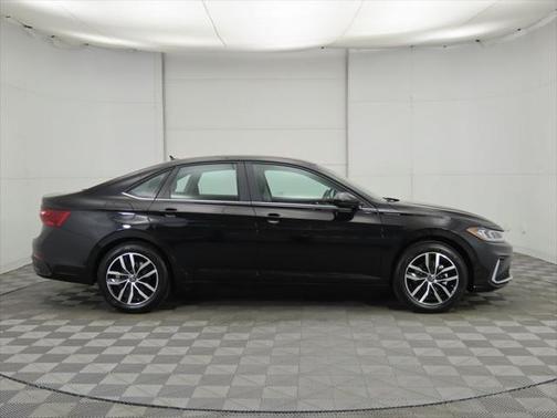 2026 Volkswagen Jetta 1.4T SE