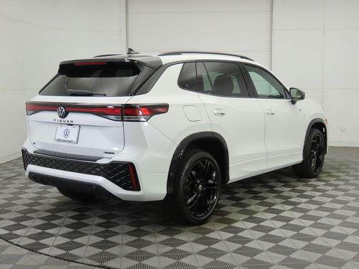 2026 Volkswagen Tiguan 2.0T SE R-Line Black 4MOTION