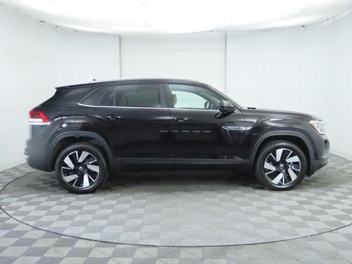 2026 Volkswagen Atlas Cross Sport 2.0T SE w/Technology 4MOTION