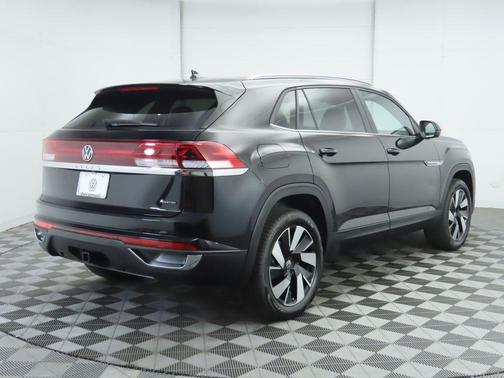 2026 Volkswagen Atlas Cross Sport 2.0T SE w/Technology 4MOTION