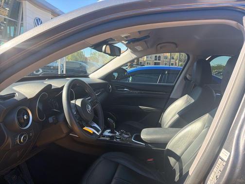 2020 Alfa Romeo Stelvio Base