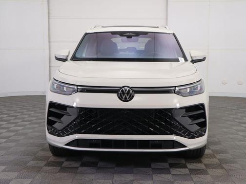 2026 Volkswagen Tiguan 2.0T SEL R-Line 4MOTION