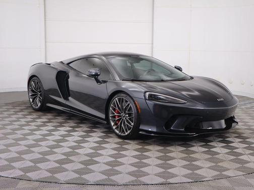 Plateaux 2023 McLaren GT Base