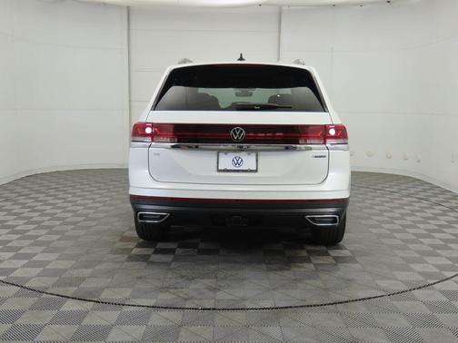 2026 Volkswagen Atlas 2.0T SE w/Technology 4MOTION