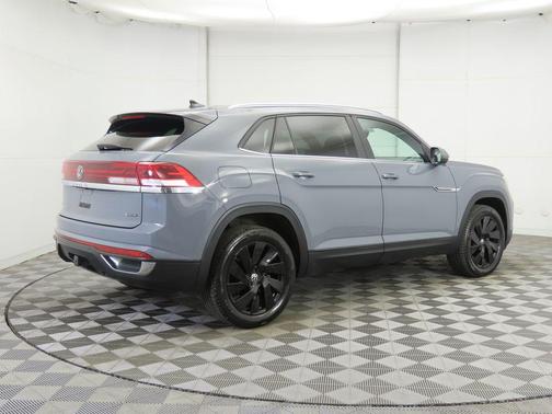 2024 Volkswagen Atlas Cross Sport 2.0T SE w/Technology 4MOTION