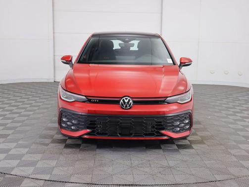 2025 Volkswagen Golf GTI 2.0T SE DSG
