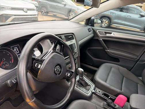 2017 Volkswagen Golf TSI Wolfsburg Edition 4-Door