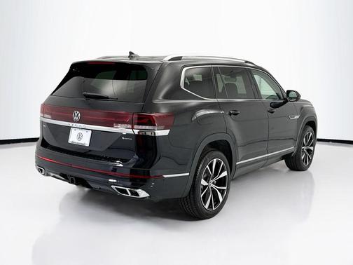 deep black pearl 2026 Volkswagen Atlas 2.0T SEL Premium R-Line 4MOTION
