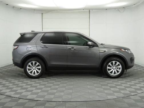 Photo 4 of 31 of 2019 Land Rover Discovery Sport SE