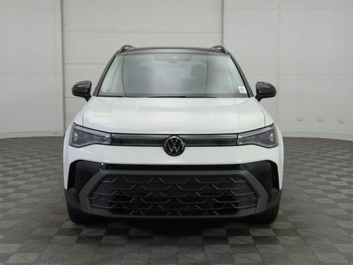 2026 Volkswagen Taos SE Black