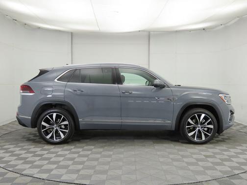 2025 Volkswagen Atlas Cross Sport 2.0T SEL Premium