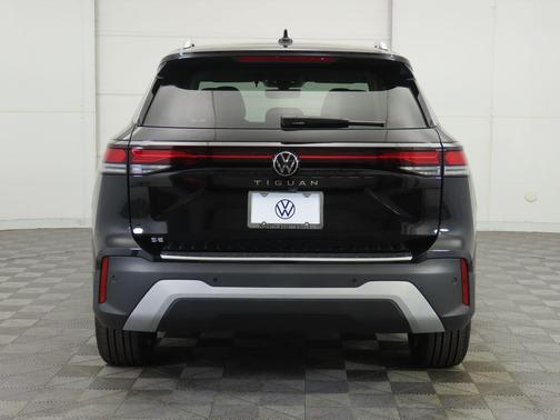 2025 Volkswagen Tiguan 2.0T SE