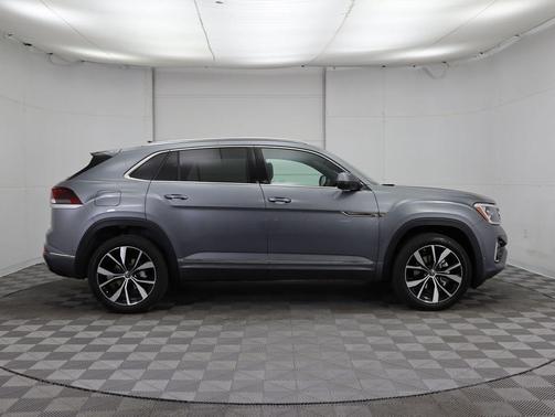 2025 Volkswagen Atlas Cross Sport 2.0T SEL Premium