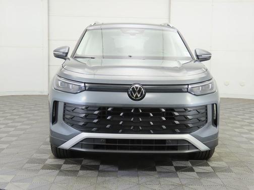 2025 Volkswagen Tiguan 2.0T SE 4MOTION