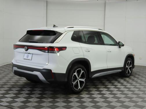 2025 Volkswagen Tiguan 2.0T SE