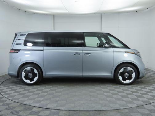 2025 Volkswagen ID. Buzz Pro S Plus with 4MOTION