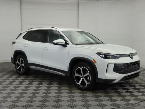 2025 Volkswagen Tiguan 2.0T SE