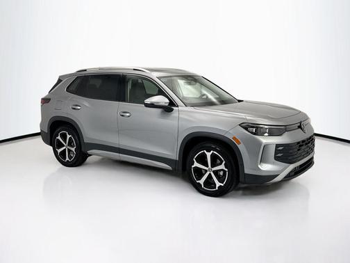 pyrite silver metallic 2026 Volkswagen Tiguan 2.0T SE