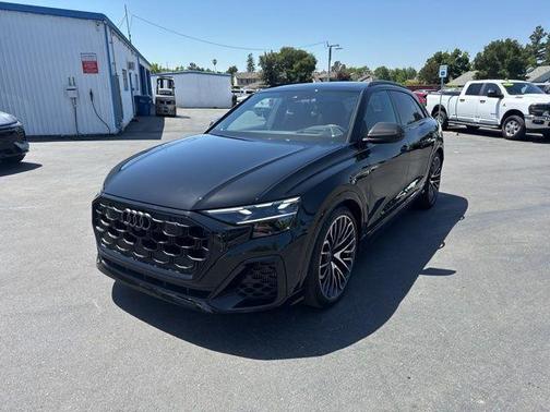 Mythos Black Metallic 2024 Audi SQ8 4.0T Prestige