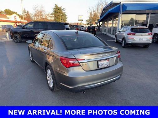 2013 Chrysler 200 Limited