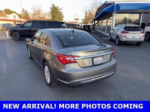 2013 Chrysler 200 Limited